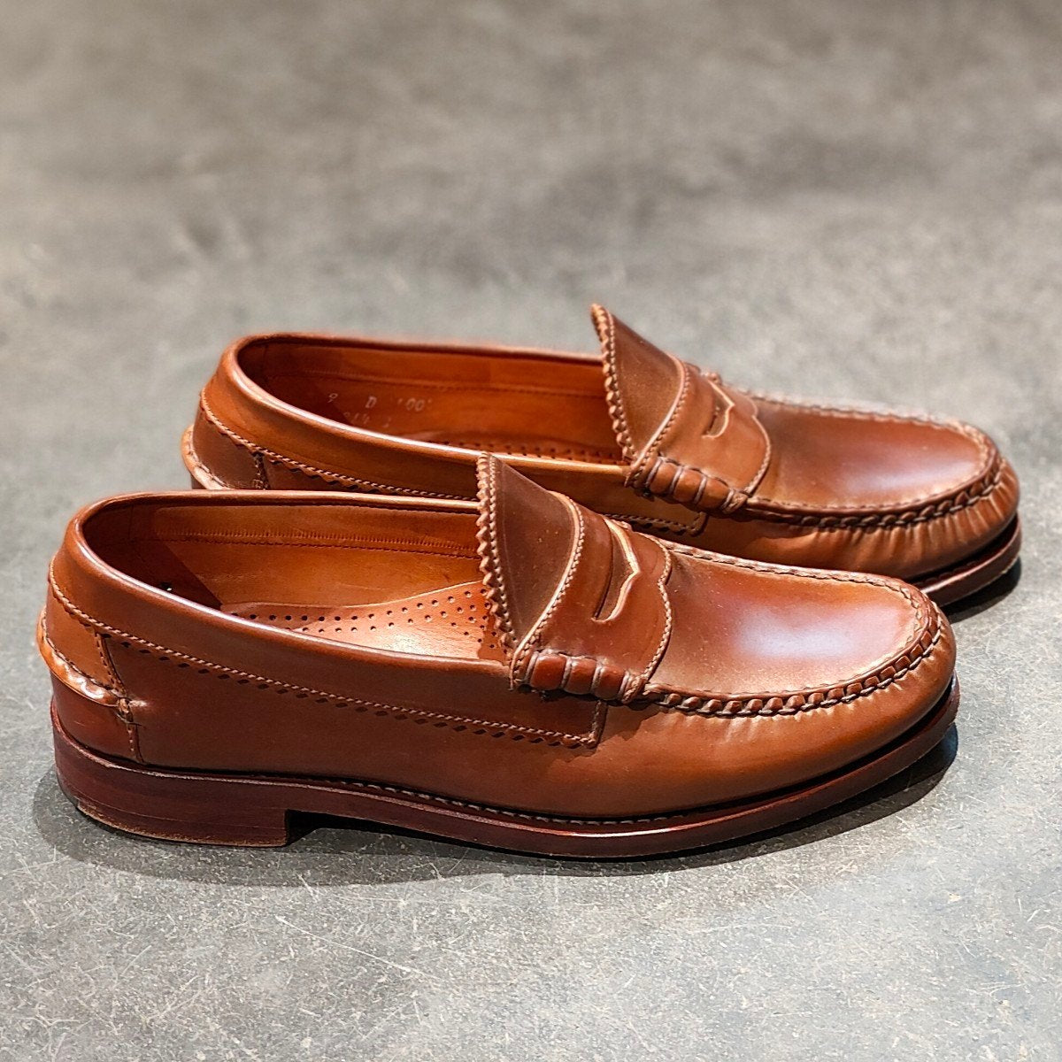 希少 使用数回【Allen Edmonds】アレンエドモンズ ケンウッド ビーフローファー コードバン ウイスキー サイズUS9