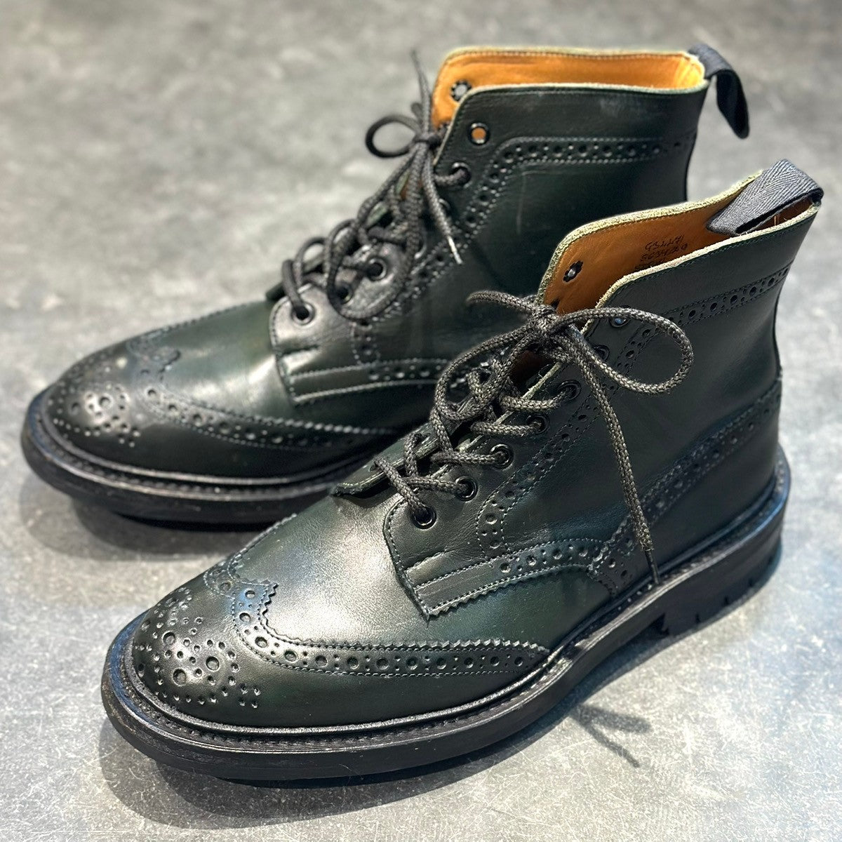 トリッカーズ／Tricker's | LASTLAB 渋谷の革靴専門店