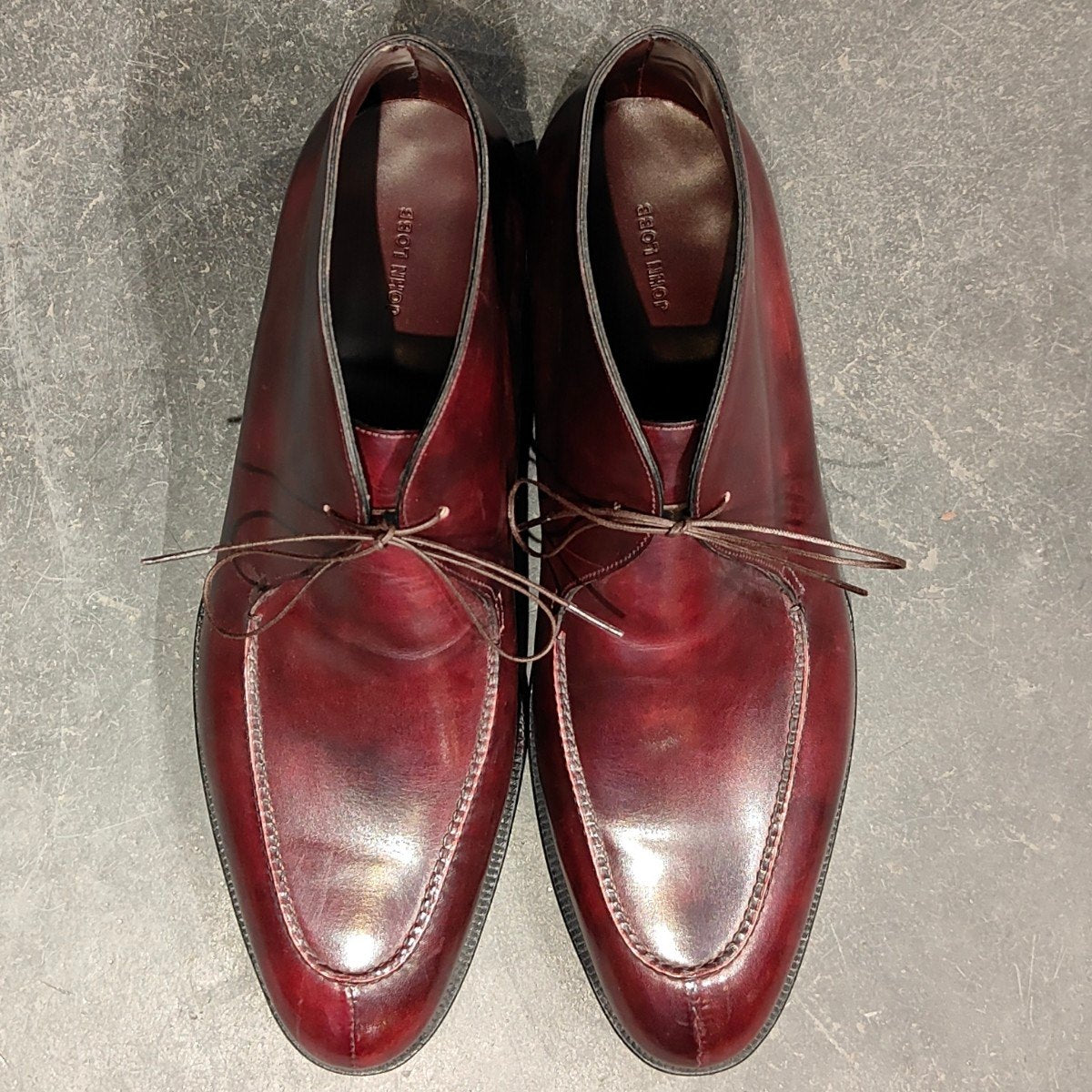 希少 新品未使用【JOHN LOBB】ジョンロブ  Rスタンプ フォーウィ 2015イヤーモデル チャッカブーツ ミュージアムカーフ バーガンディ サイズUK11E 8695ラスト