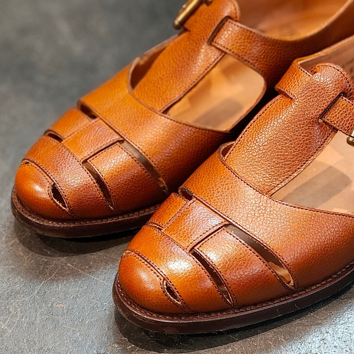 使用数回 【CROCKETT&JONES】クロケット&ジョーンズ フィッシャーマン グルカサンダル グレインレザー ブラウン サイズ UK7E  定価￥112,200-