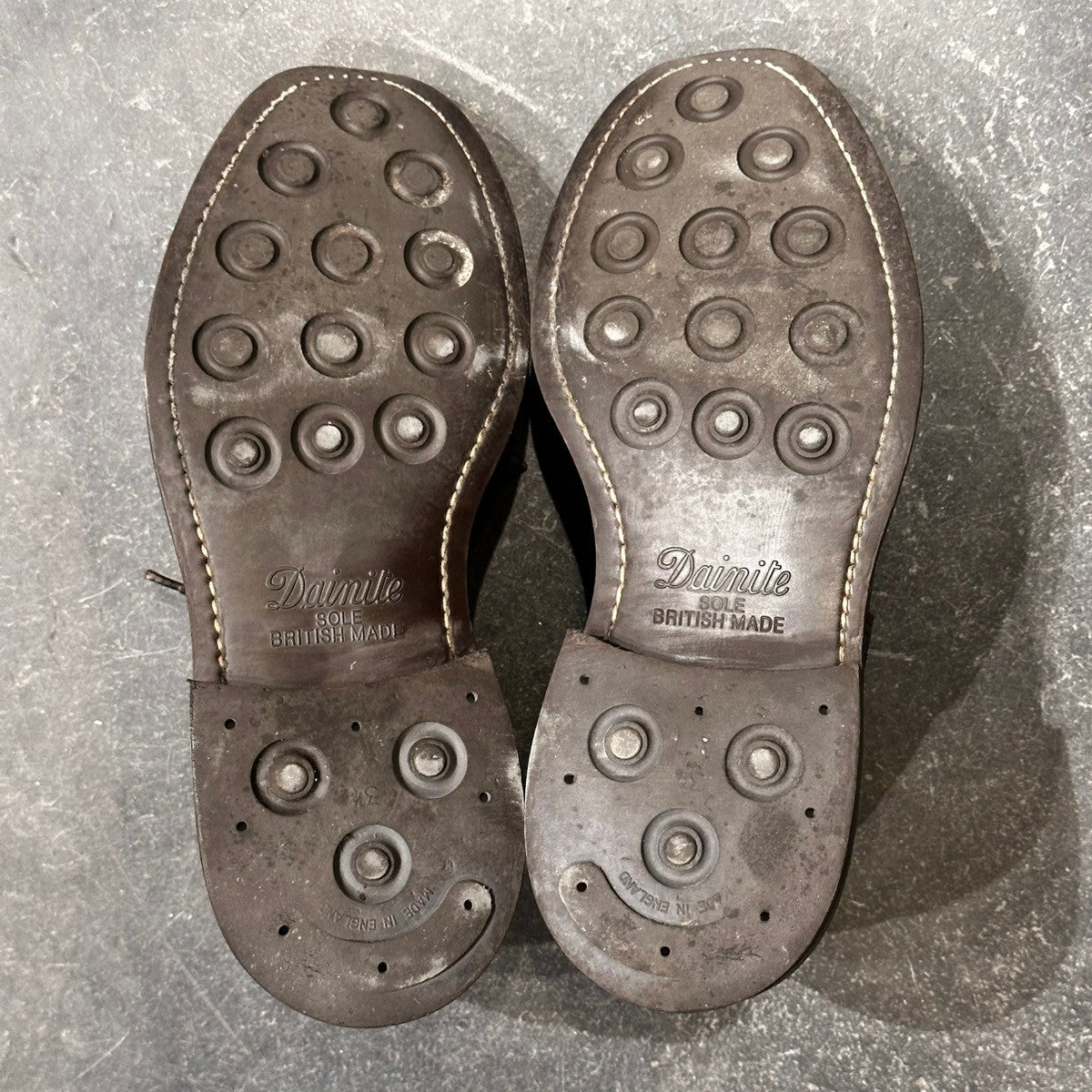 【Tricker’s】トリッカーズ バートン 5633 ウイングチップ メダリオン カーフ エスプレッソ サイズUK7.5E 4444ラスト