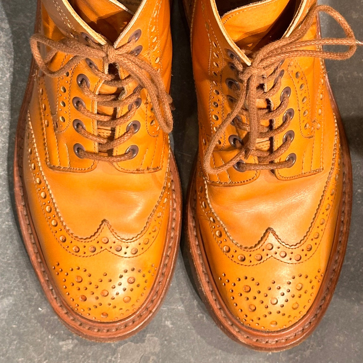 【オンライン限定】【Tricker`s】トリッカーズ M2508 カントリーブーツ ウイングチップ カーフ ブラウン サイズUK5