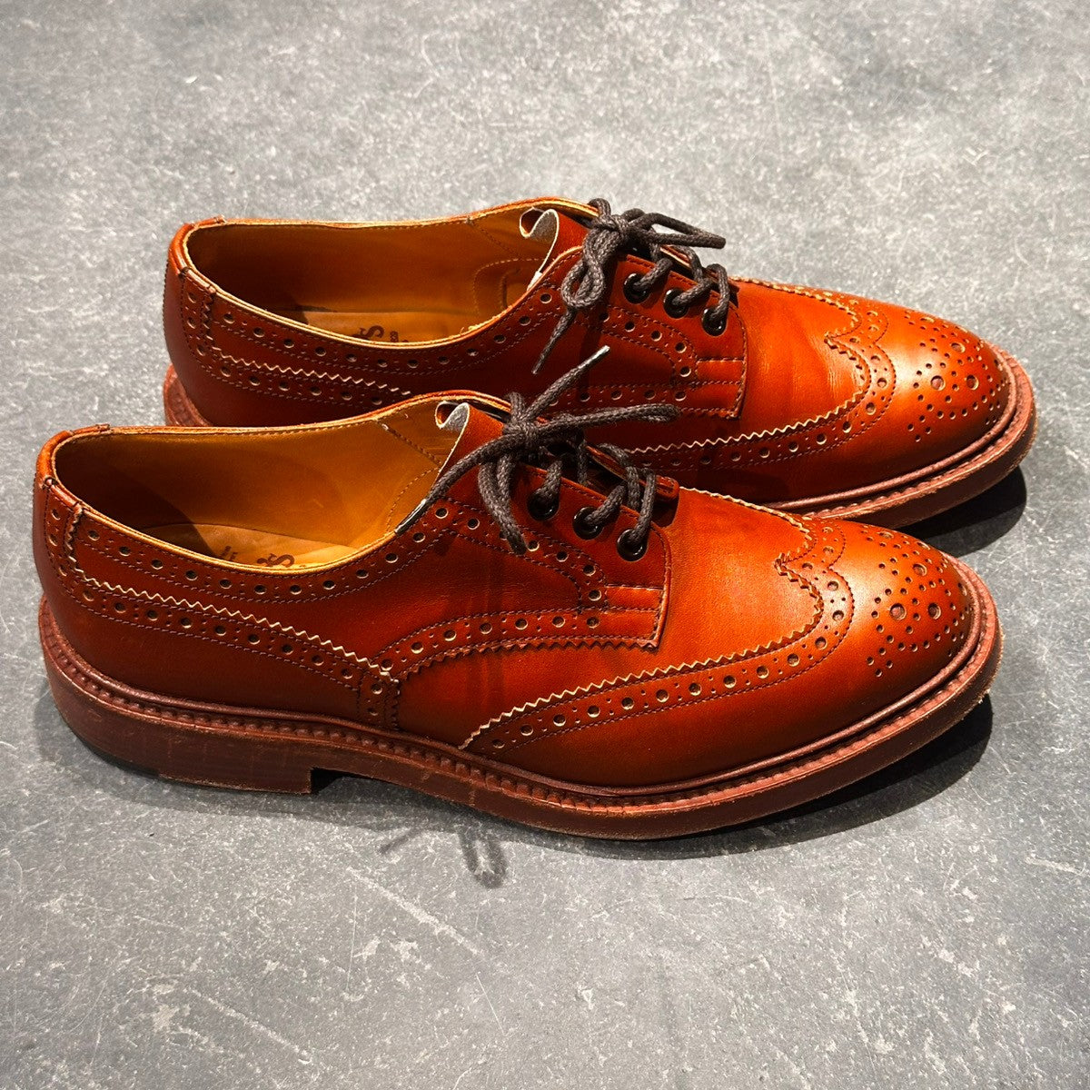 極美品【Tricker’s】トリッカーズ バートン ウイングチップ カーフ ブラウン サイズUK9