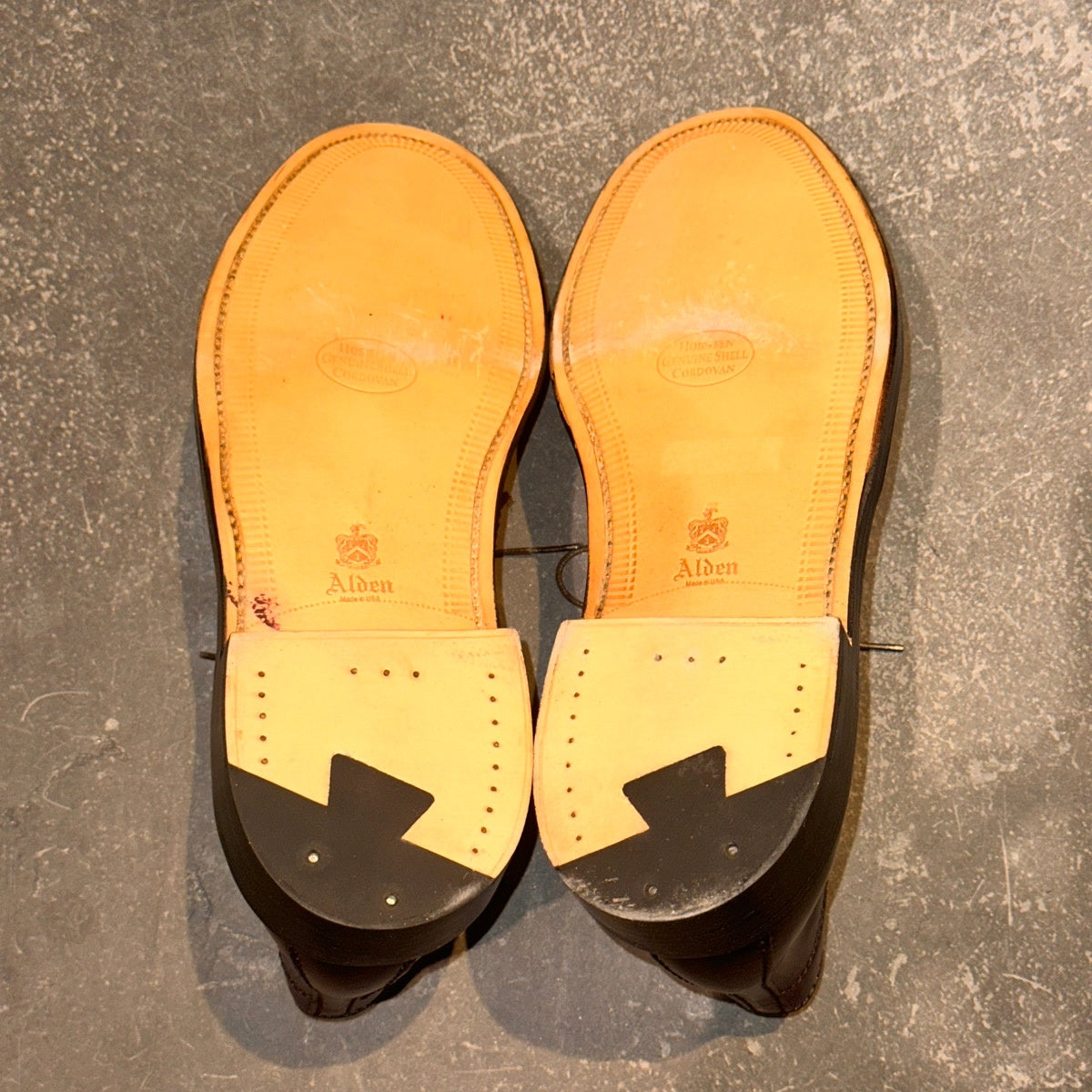 試着程度極美品【ALDEN】オールデン 1339 SHIPS別注 チャッカブーツ コードバン ダークバーガンディ サイズUS6.5D バリーラスト