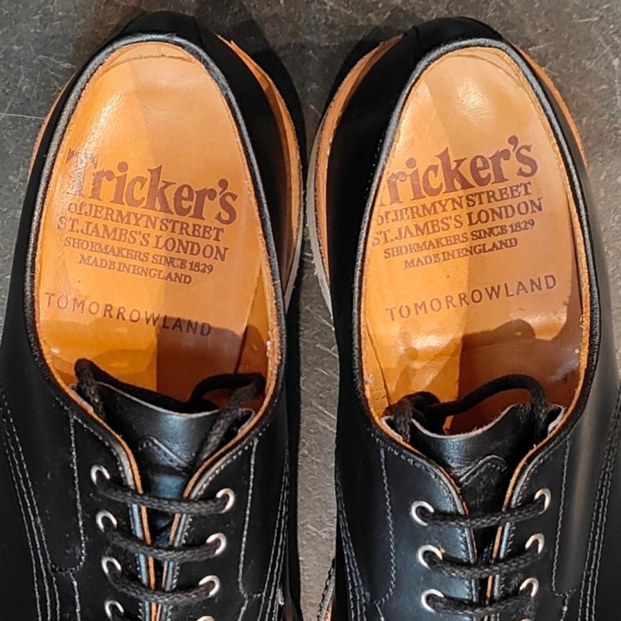 使用数回 【Tricker’s】トリッカーズ トゥモローランド別注 M798 ストレートチップ カーフ ブラック サイズ UK7.5