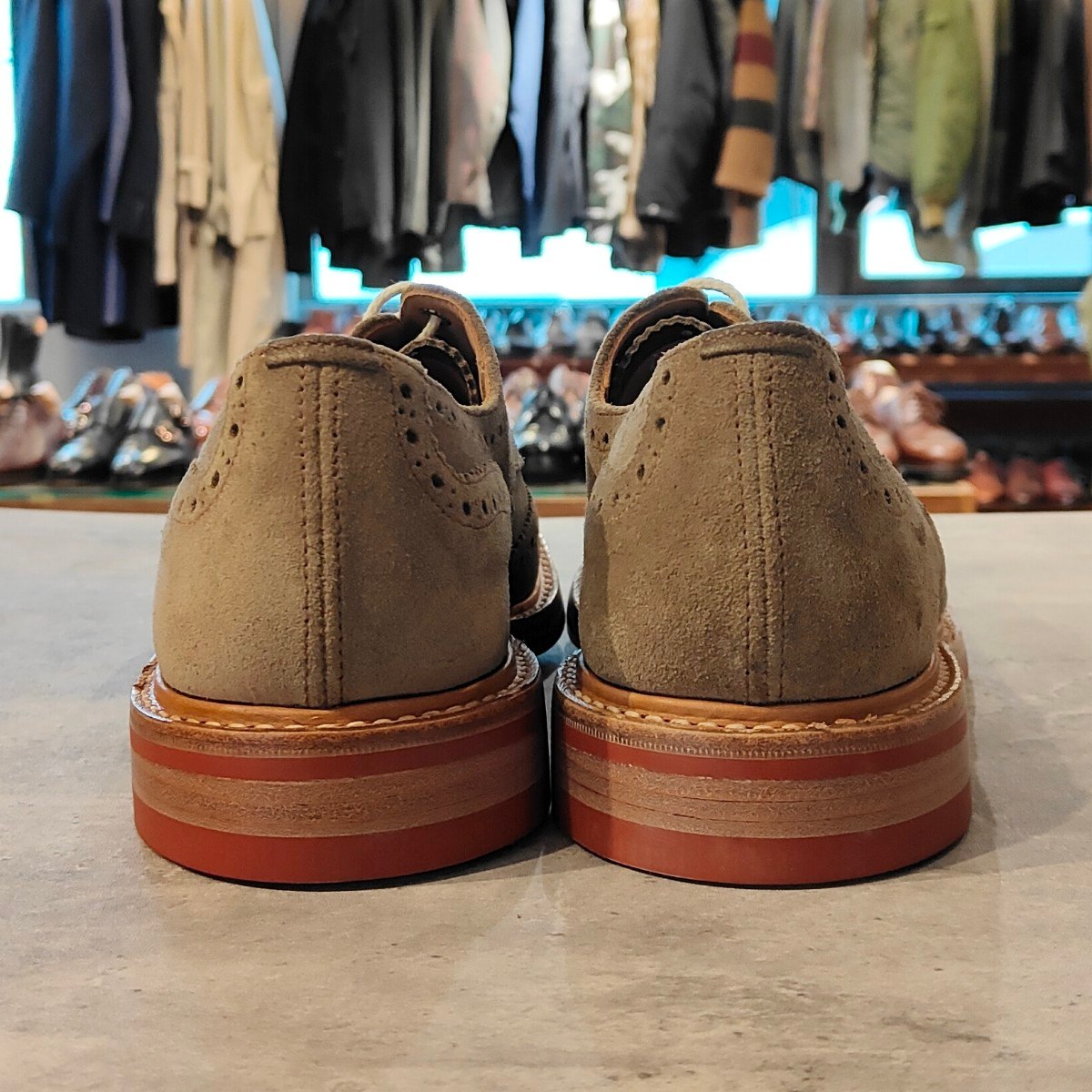 未使用【Tricker's】トリッカーズ バートン 5633 スエード グレー系 サイズ UK9.5 参考定価￥132,000-