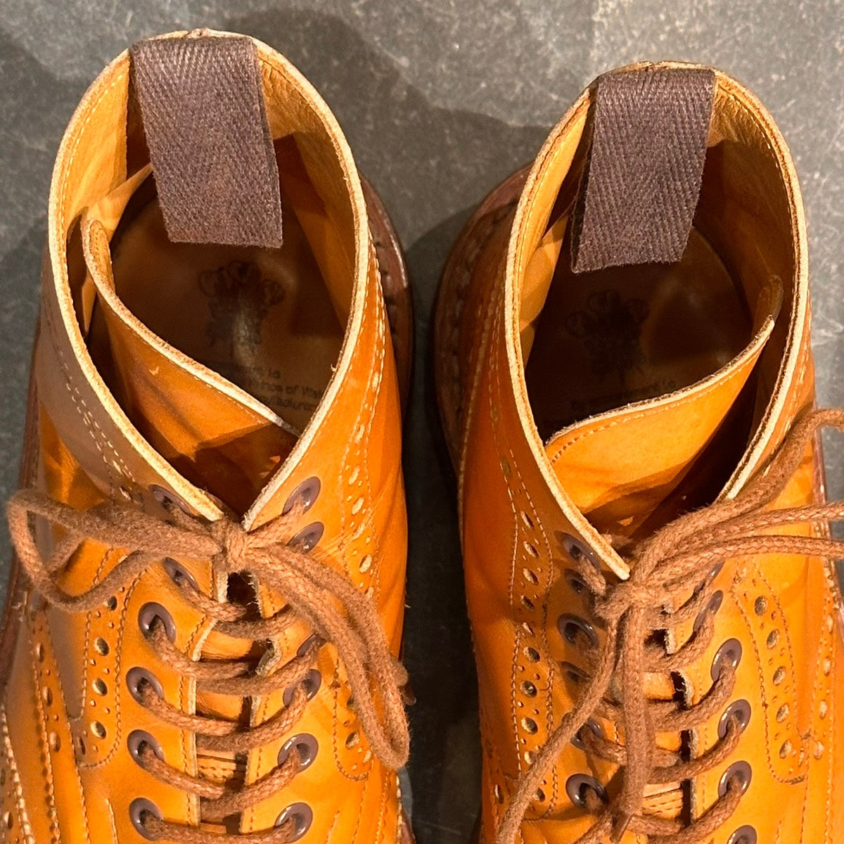 【オンライン限定】【Tricker`s】トリッカーズ M2508 カントリーブーツ ウイングチップ カーフ ブラウン サイズUK5