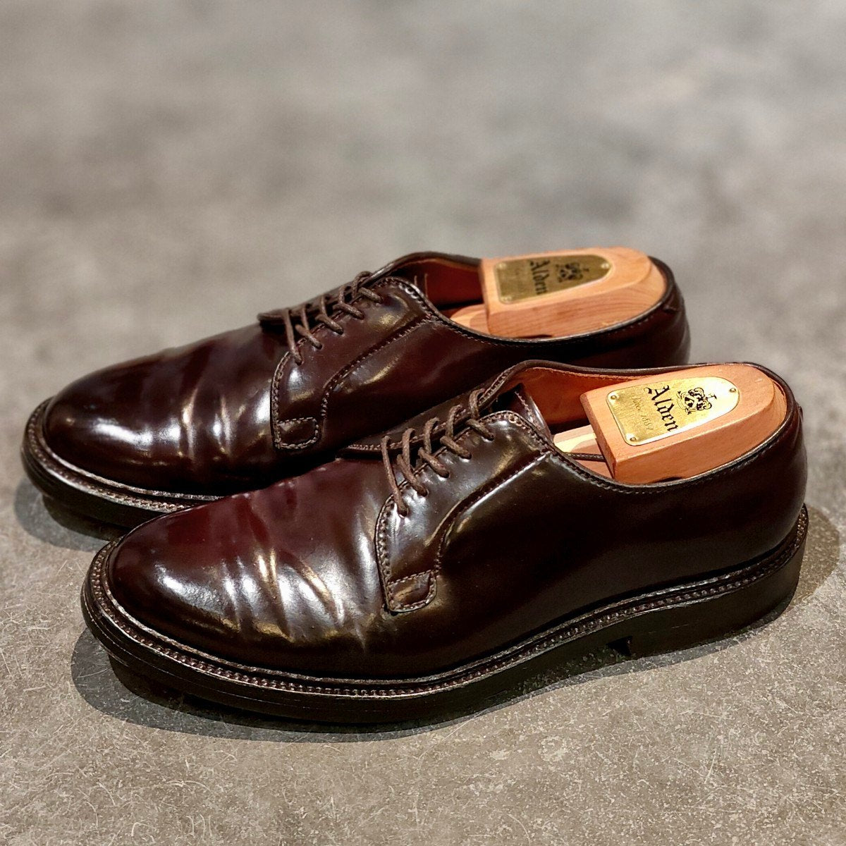 極美品 【ALDEN】オールデン 990 プレーントゥ コードバン ダークバーガンディ サイズUS7.5E バリーラストラスト 参考定価 ￥220,000-