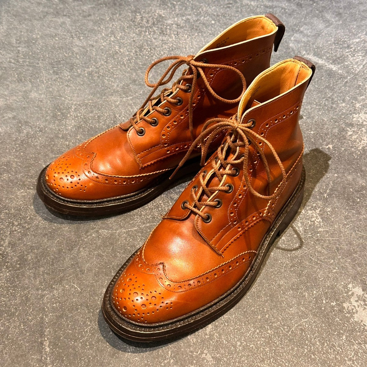 【Tricker's】トリッカーズ M5634  ストウ カントリーブーツ カーフ アイボリー サイズUK8.5