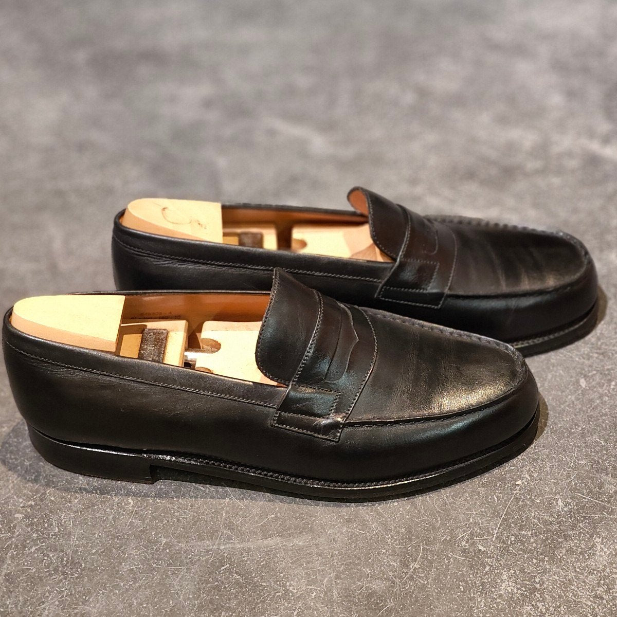 極美品 【J.M.WESTON】ジェイエムウエストン 180 シグニチャーローファー ボックスカーフ ブラック サイズ UK7.5D 41ラスト 参考定価￥156,200-