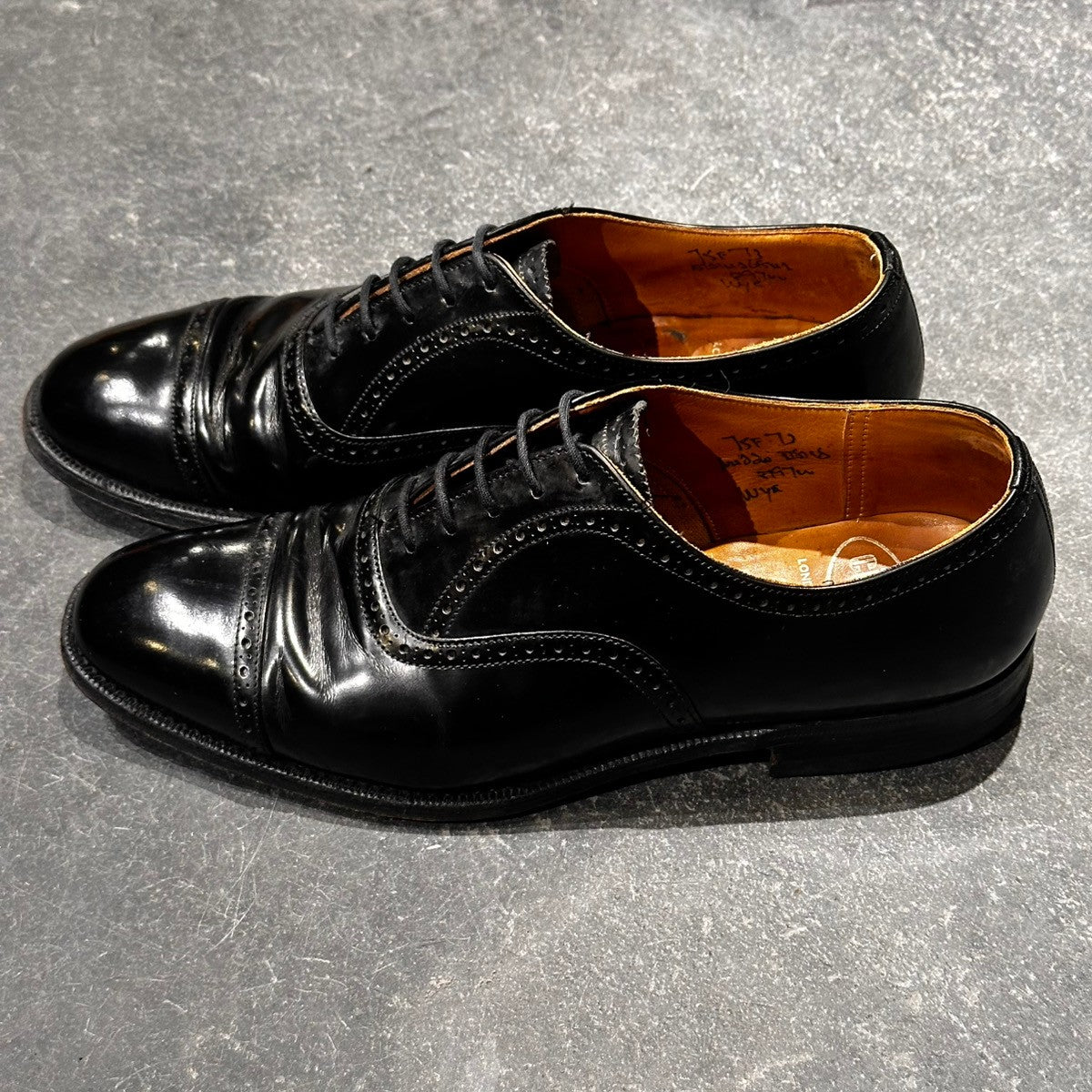 希少【Church's】チャーチ パンチドキャップトゥ WYE 3都市 ブックバインダーカーフ ブラック サイズUK75F 37ラスト