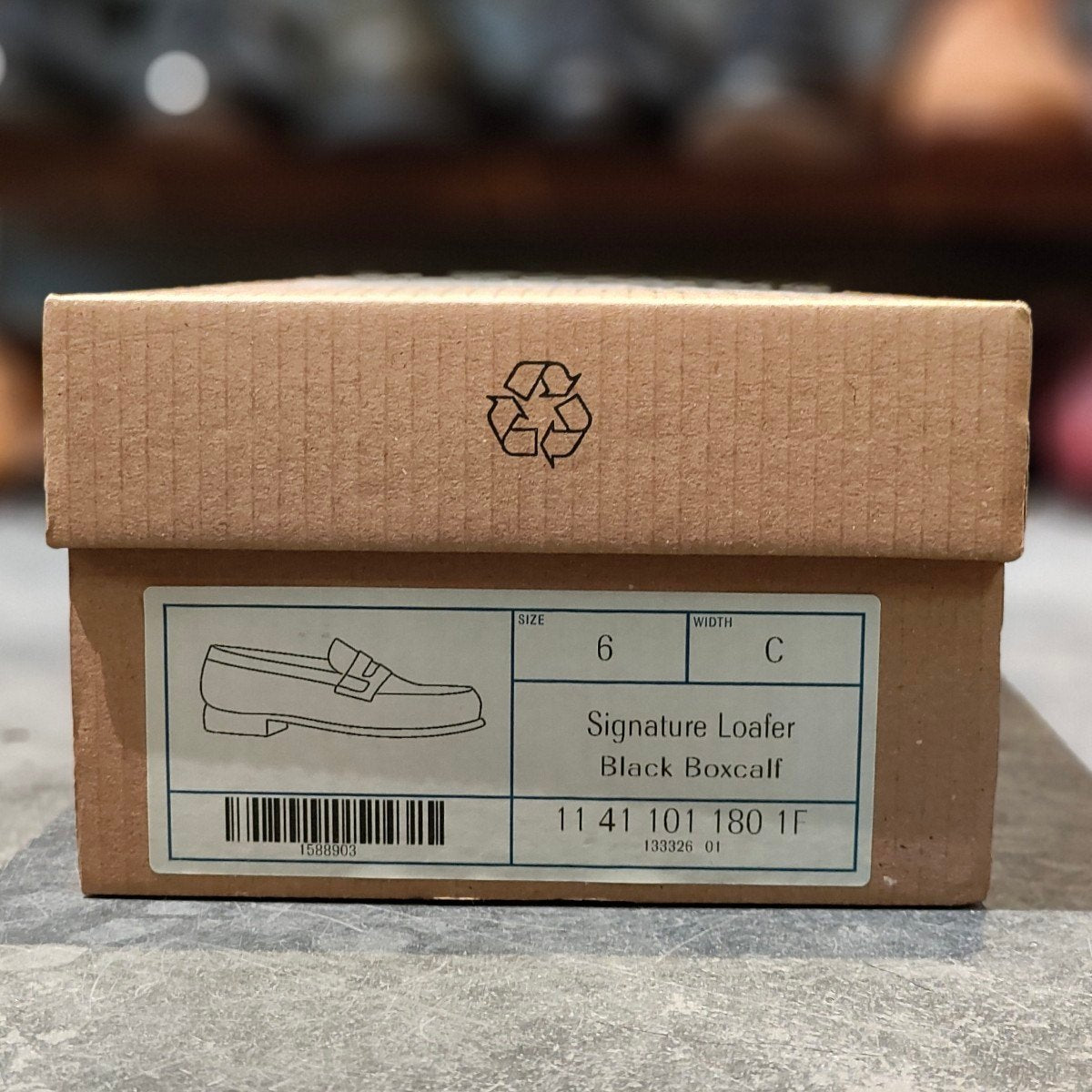 美品 【J.M.WESTON】ジェイエムウエストン 180 シグニチャーローファー ボックスカーフ ブラック サイズ UK6C 41ラスト 参考定価￥156,200-