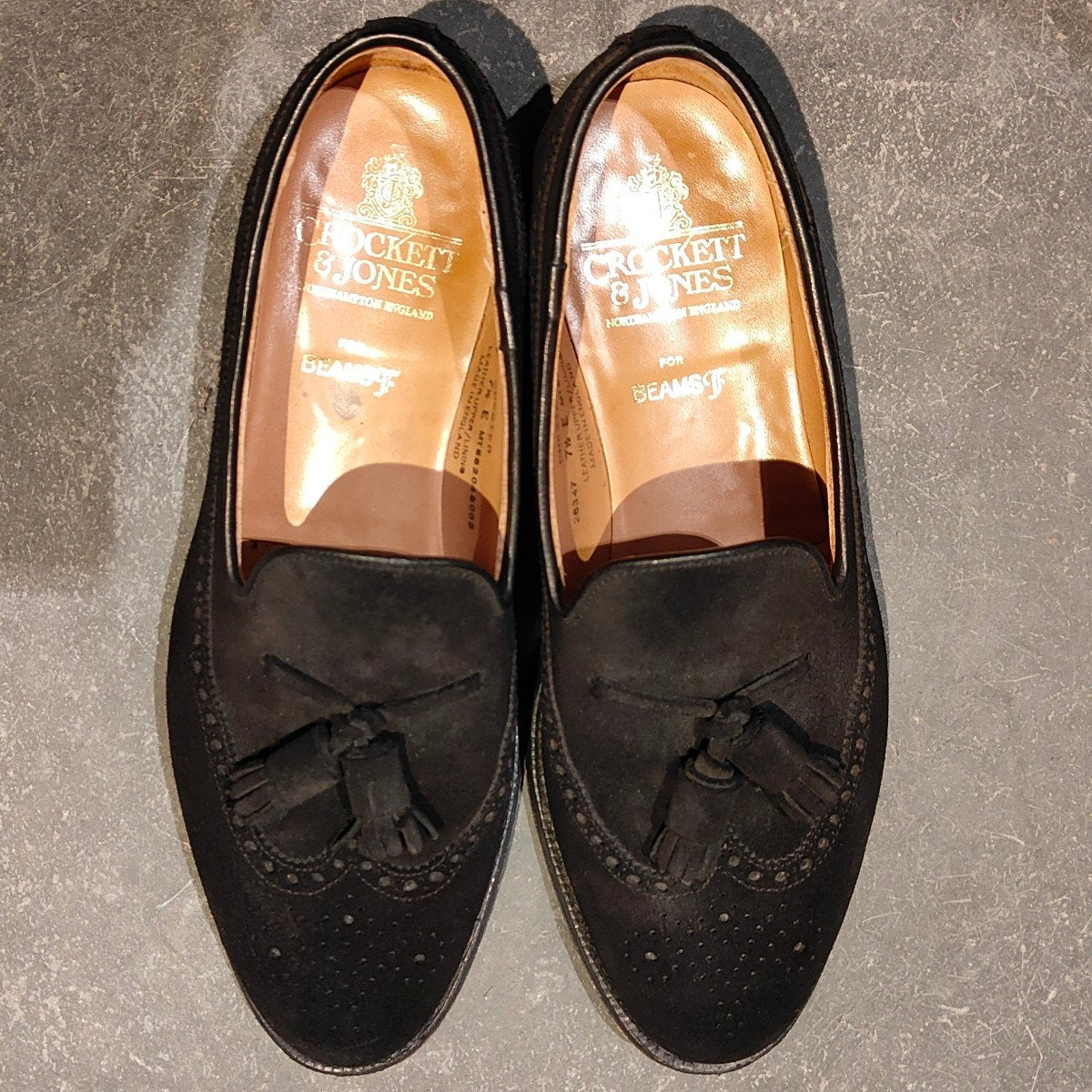 美品【CROCKETT&JONES】クロケット&ジョーンズ ビームスF別注 チェスター タッセルローファー ウイングチップ スエード ブラック サイズ UK7.5E