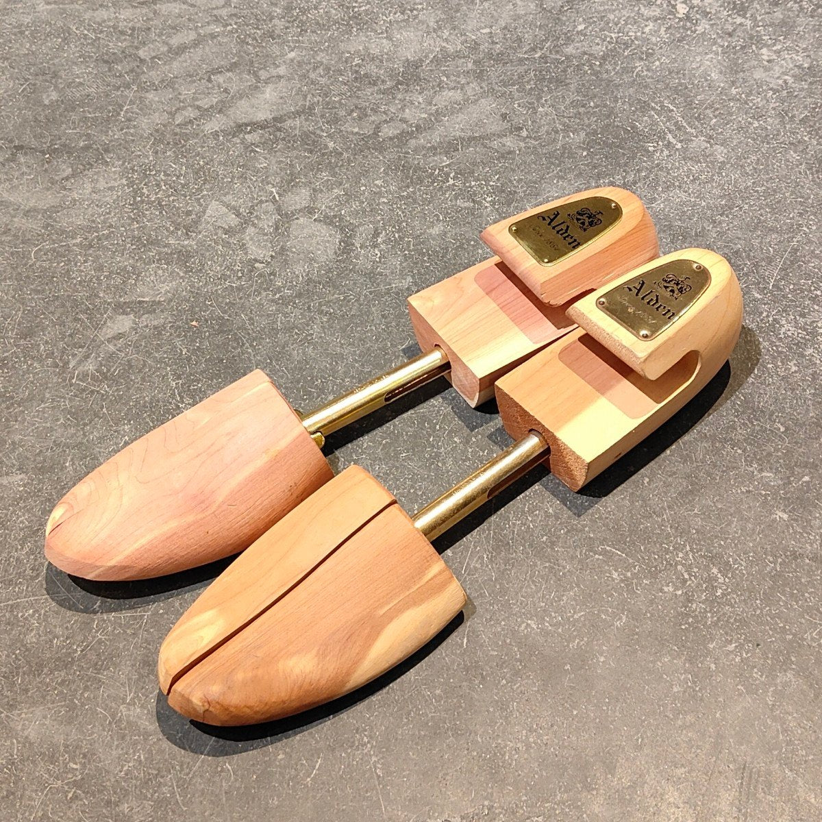 使用数回【ALDEN】オールデン 54321 Vチップ コードバン ダークバーガンディ US8.5D モディファイドラスト 参考定価￥217,800-