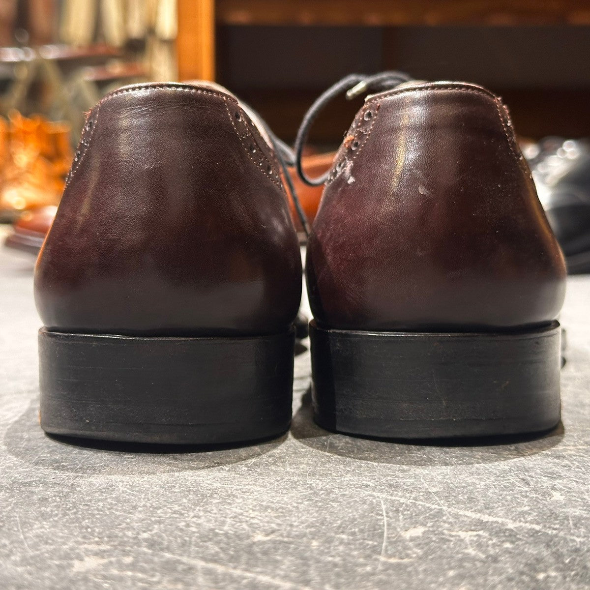 【VASS】ヴァーシュ  ビジネスシューズ カーフ パンチドキャップトゥ バーガンディ サイズ41.5E