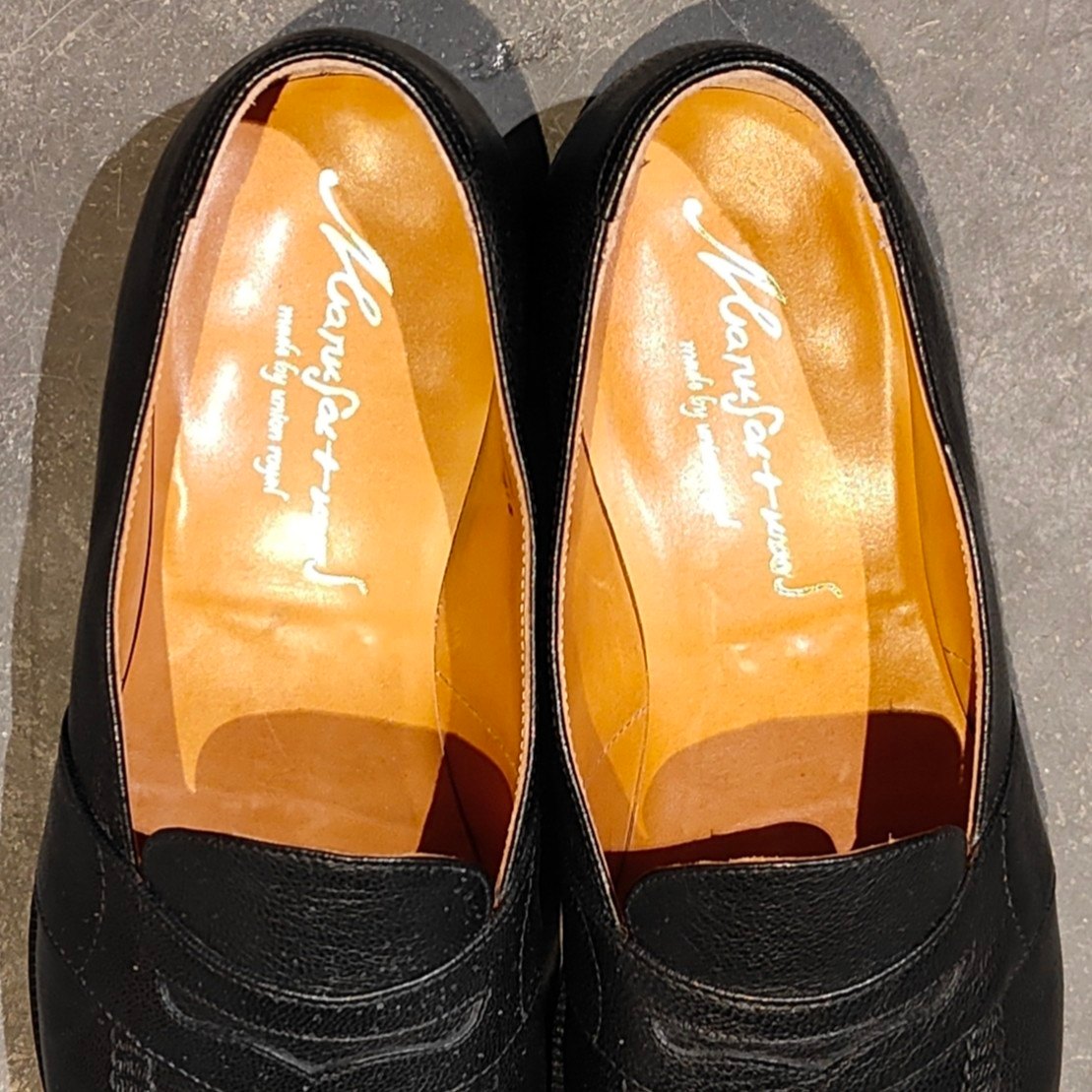 極美品【manufacturers】 マニュファクチャーズ ローファー フルサドル グレインレザーブラック サイズ UK8